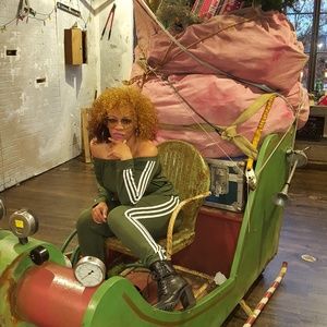 Off the Shoulders Olive Jogger set