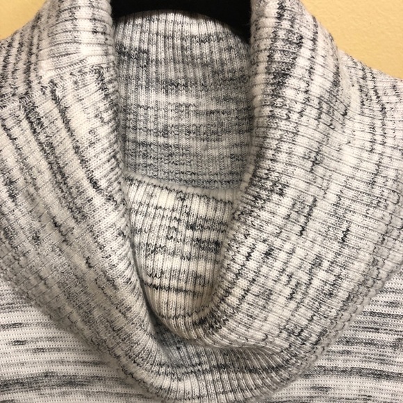 A.n.a Sleeveless Tunic - Picture 5 of 7