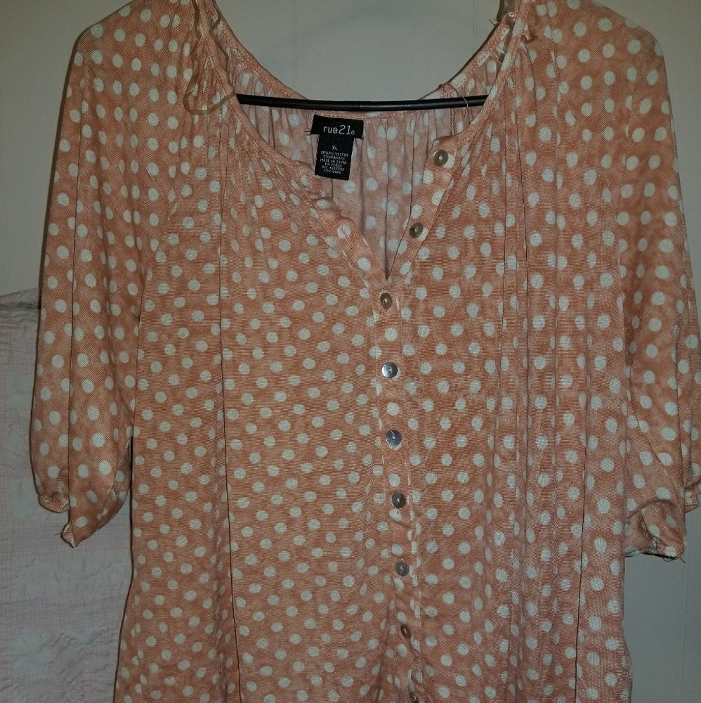 SOLD Cute top
