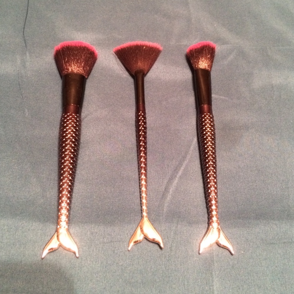 Mermaid makeup brushes