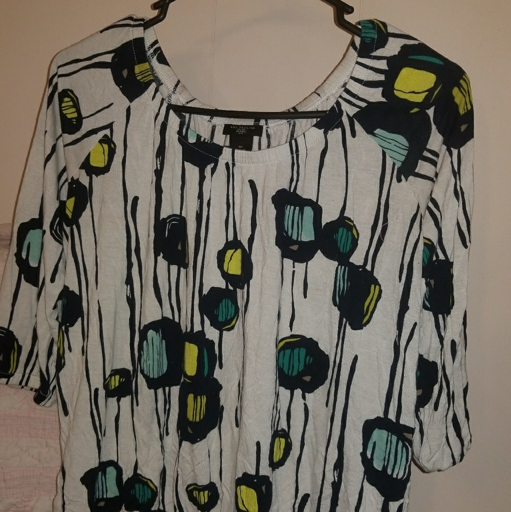 SOLD Cute top