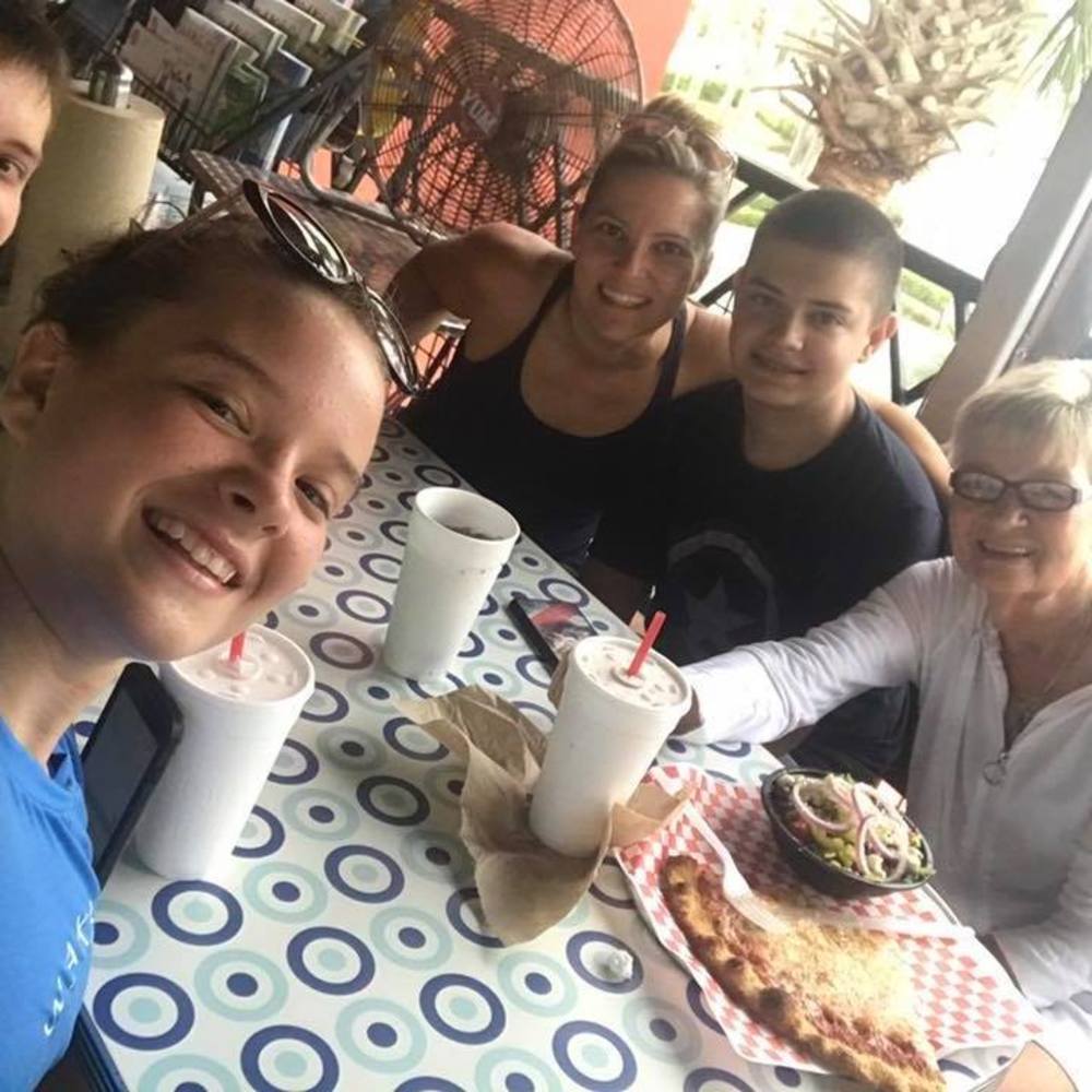 Meet your Posher, Leeann