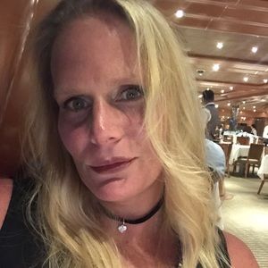 Meet your Posher, Leigh