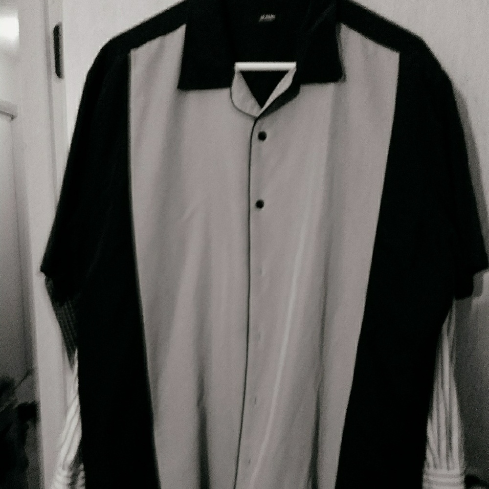 Men's short sleeve casual button up