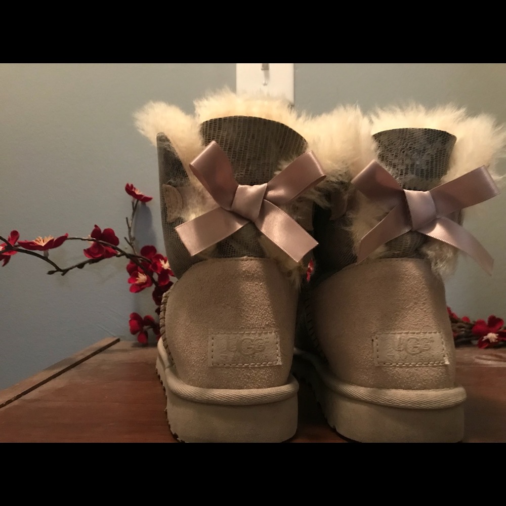 UGG bow tie winter boots