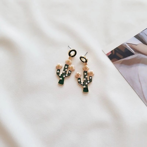 Cactus cute earring - Picture 2 of 4
