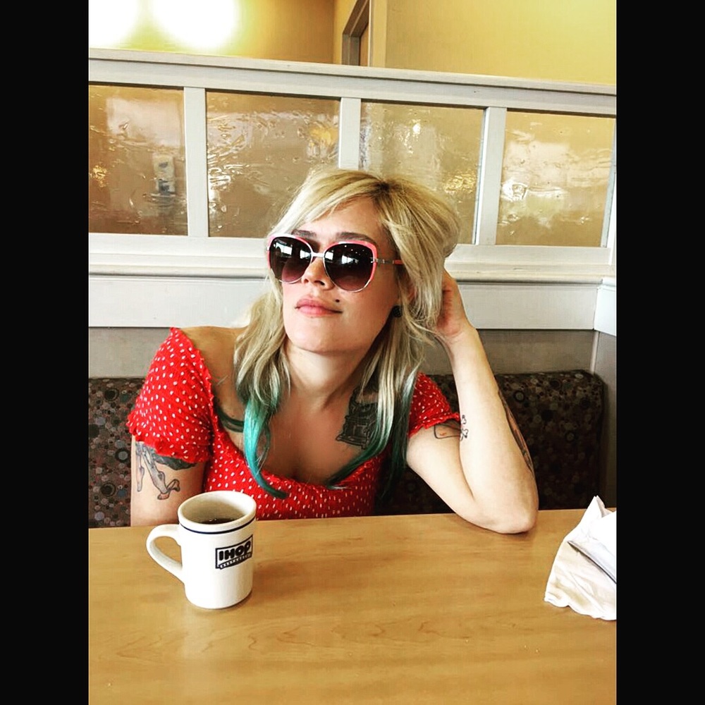 Meet your Posher, Viviane