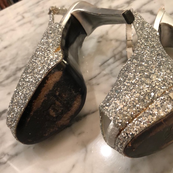 Shoes - Picture 3 of 4