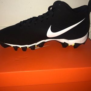 I’m selling football cleats.