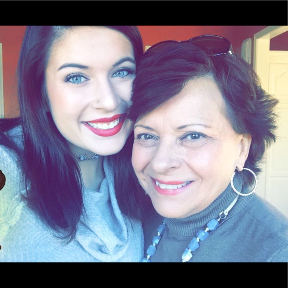 Meet your Posher, Caroline