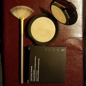 Becca Prosecco Pop pressed highlighter