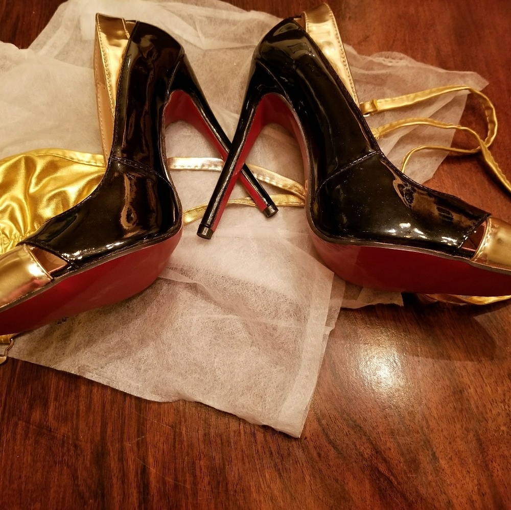 RED SOLE HEELS/STILETTOS