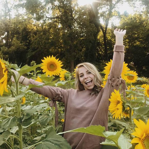 Meet your Posher, Emily - Picture 1 of 1