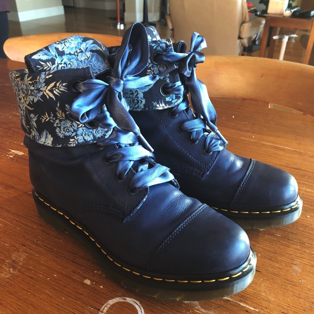 Dr. Martens with Patterned Inside Design