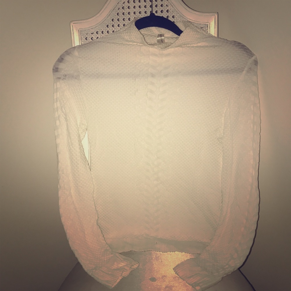 White, curve fitting turtle neck top