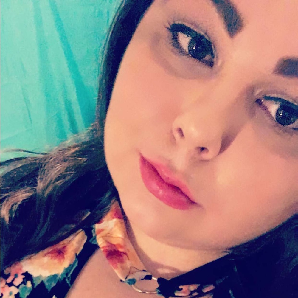 Meet your Posher, Kayla