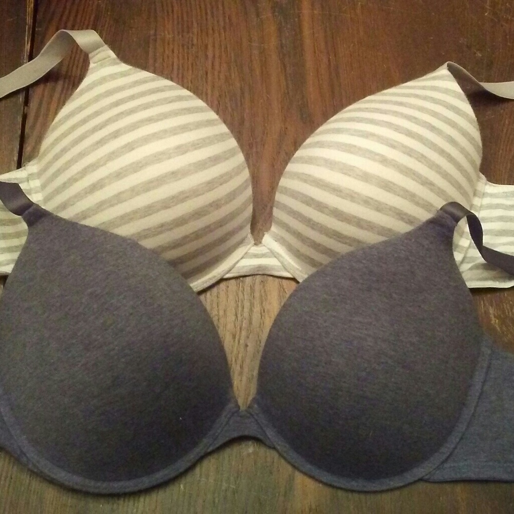 2 DreamFit Bras 40DD