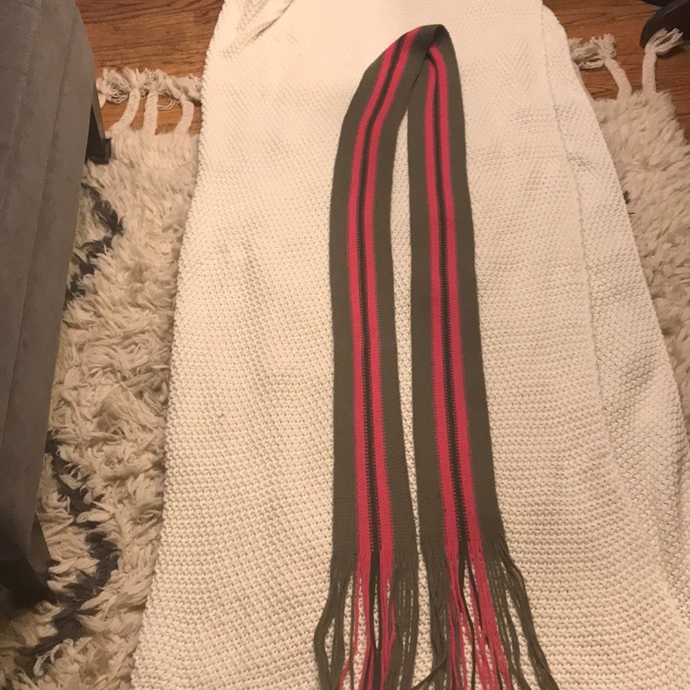 Women’s long scarf