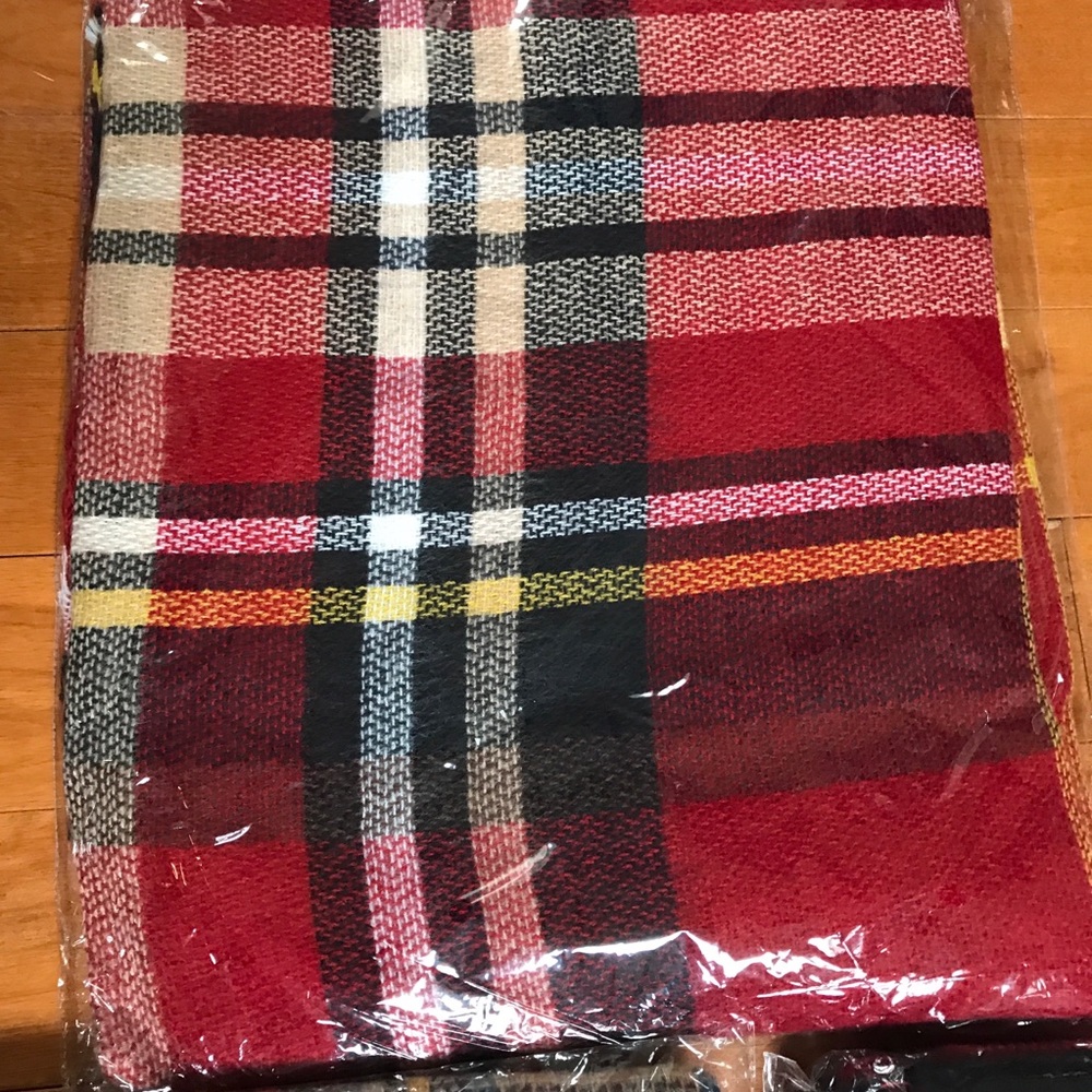 Oversized Blanket Scarf - Picture 2 of 2