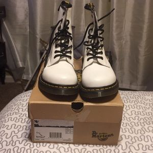 ✨⚡️NEW Matte White Dr. Martens⚡️✨