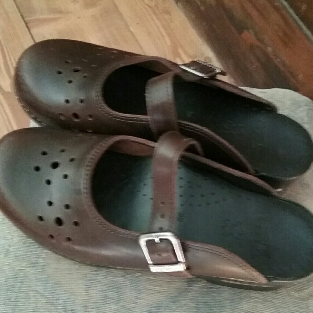 Danskin Slip on mules