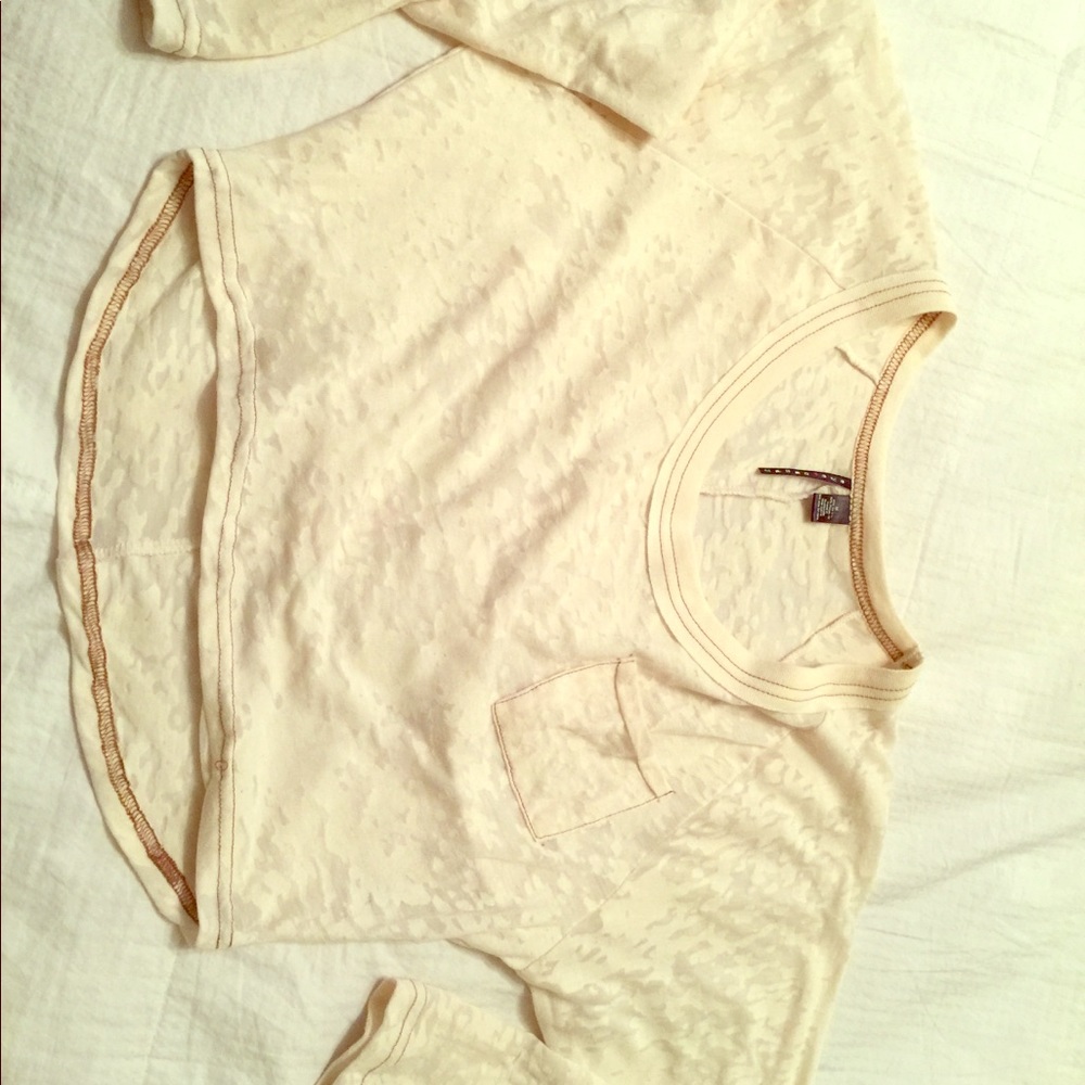 Cream colored camo crop top three quarter sleeves