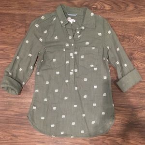 4 FOR $20 // NWOT Elephant Button Up