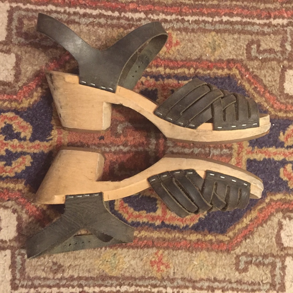 Dark Olive Swedish Hasbeens Wood Leather Sandal