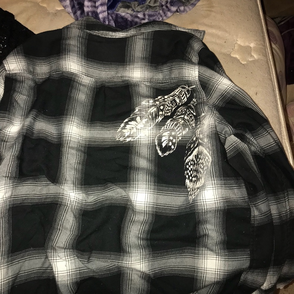 B&W flannel - Picture 3 of 3