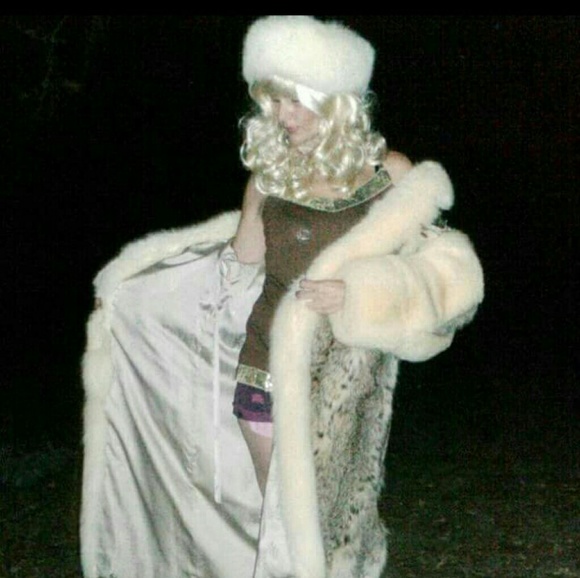 10yrs strong "crystals furs and vintage" - Picture 4 of 4