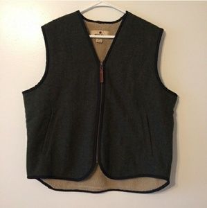 Woolrich Sherpa zip vest