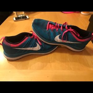 Nike flyknit size 11