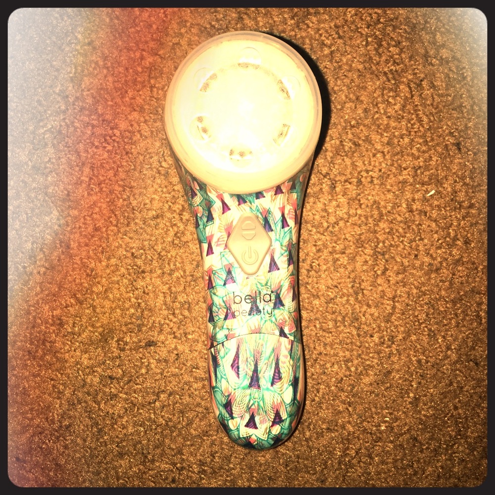 Bella beauty Cleansing Facial Brush