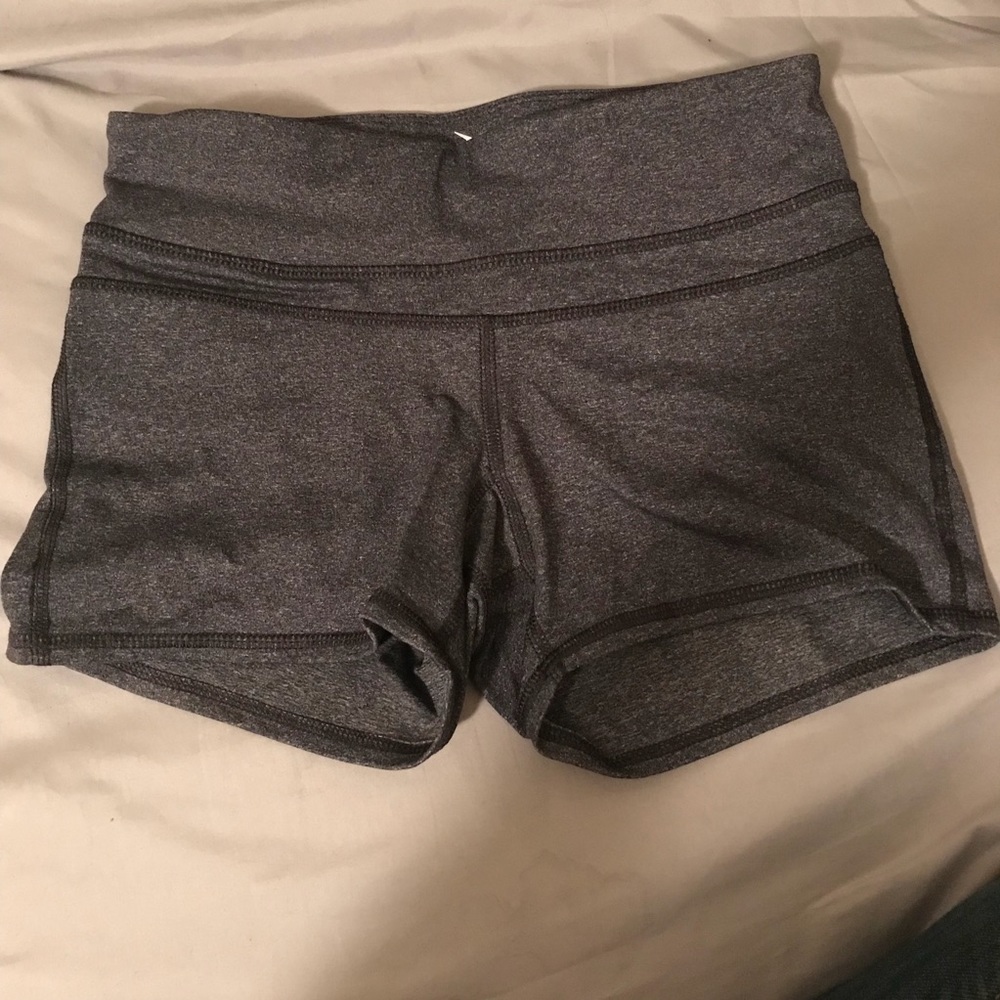 Cute gym shorts !