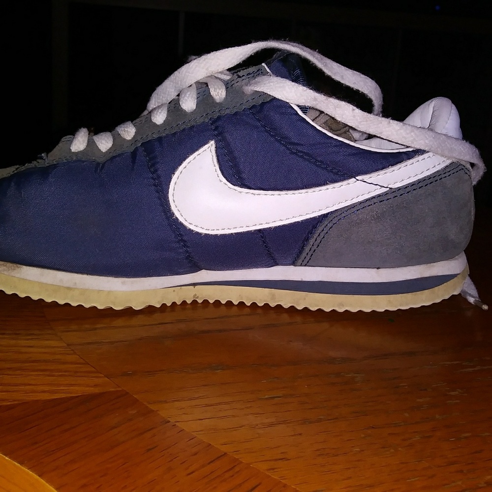 Shoes - Picture 2 of 4