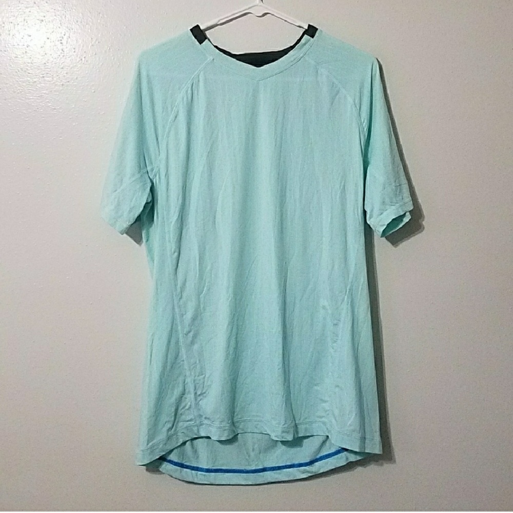 Lululemon men's blue T-shirt