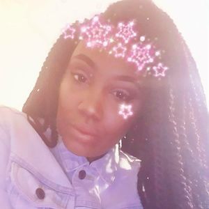 Meet your Posher, Lyenise