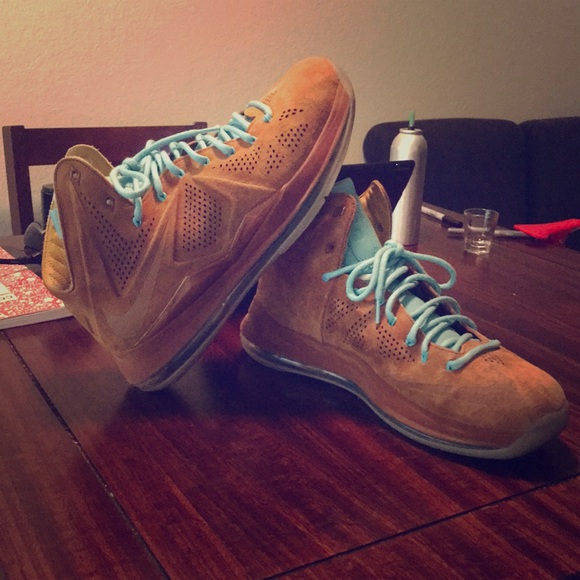 Lebron hazelnut 10’s US size(12)