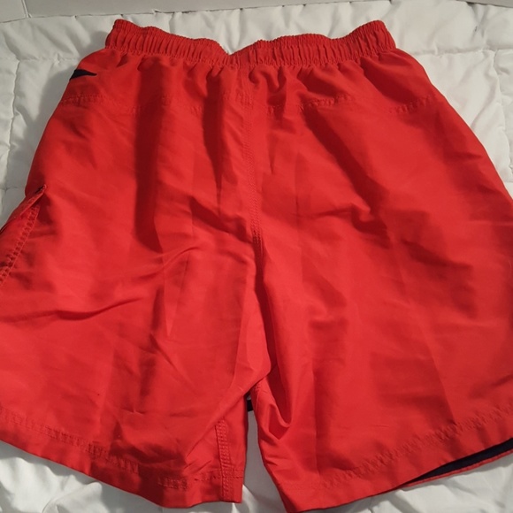 Men's red Speedo swim trunks size medium - Picture 4 of 4