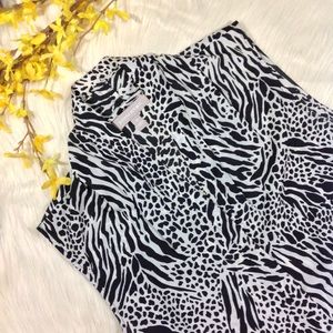 BANANA REPUBLIC  black white animal print blouse