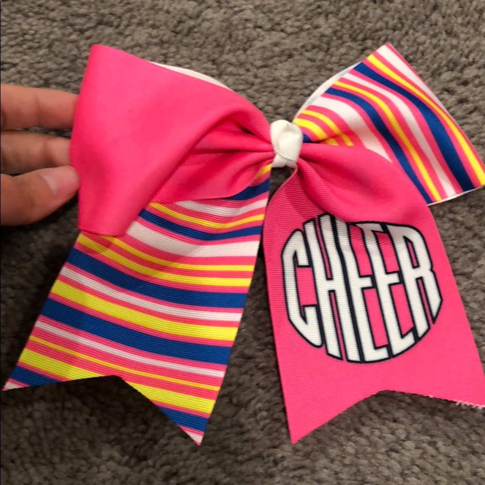 Cheer bow