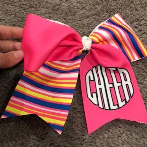 Cheer bow