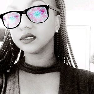 Meet your Posher, Noell