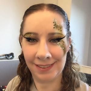 Meet your Posher, Carolina