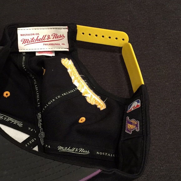 Mitchell&Ness Lakers Man’s Hat, Size 12/14 - Picture 4 of 8