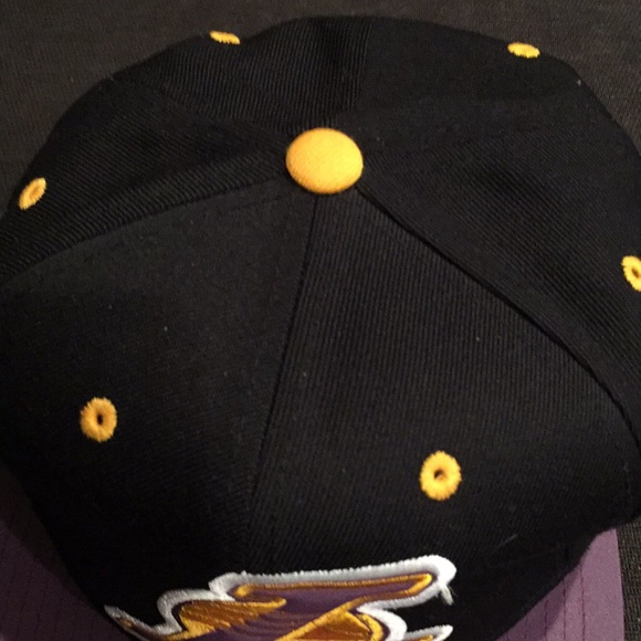 Mitchell&Ness Lakers Man’s Hat, Size 12/14 - Picture 6 of 8