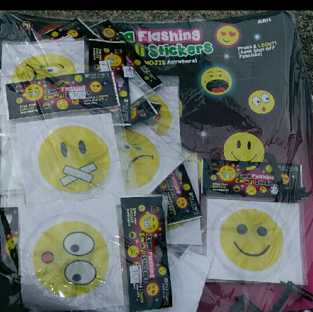 EMOJI LIGHT UP STICKERS