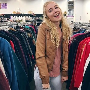 Meet your Posher, Abby