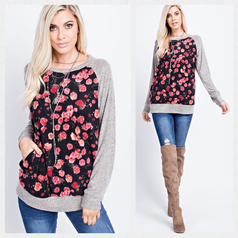 🌺ARRIVED!!🌺 Black Floral Print Knit Top. S-M-L