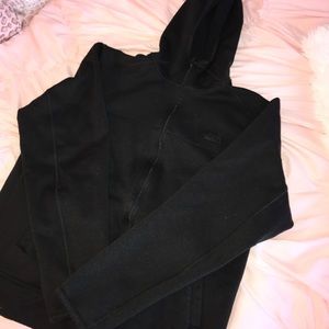 All black north face sweater/jacket